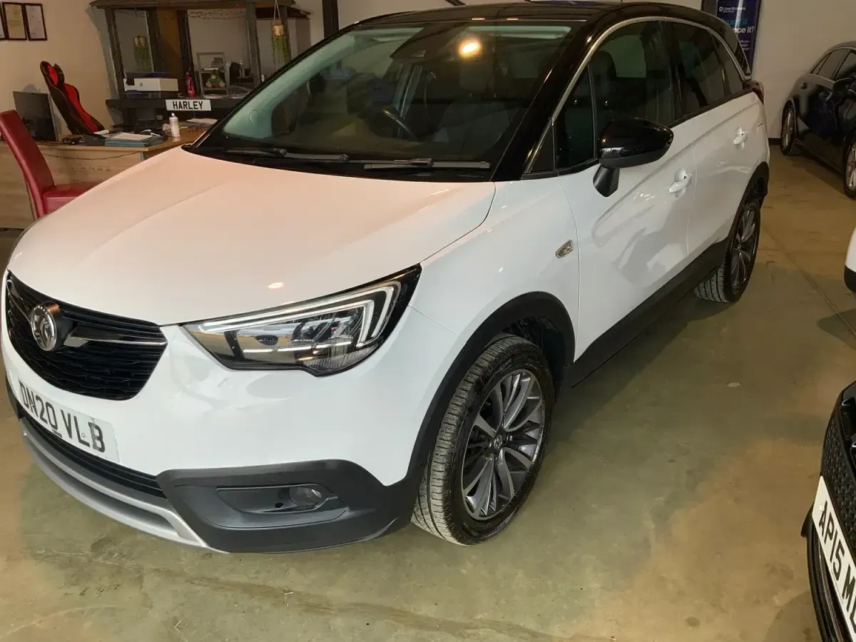 Used Vauxhall Crossland X Elite 130 HP (95 kW) 2020 White SUV