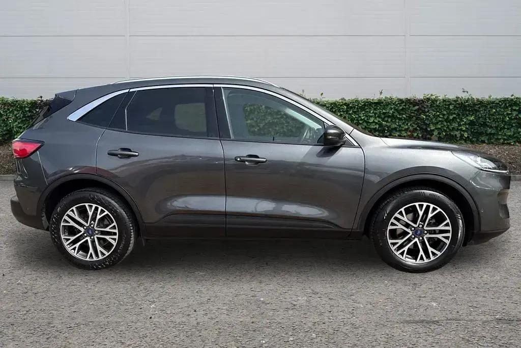 Used Ford Kuga Titanium 150 HP (110 kW) 2023 Grey SUV
