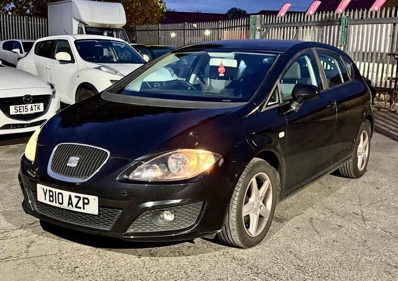 Black Used 2010 Seat Leon Hatchback | £1,290 (Good price) - Image 1/4