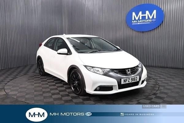 Used Honda Civic ES 120 HP (88 kW) 2013 White Hatchback