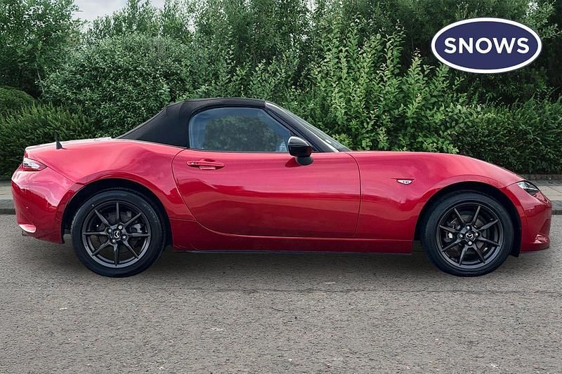 Used Mazda MX5 Inclusive 131 HP (96 kW) 2015 Soul red Cabriolet