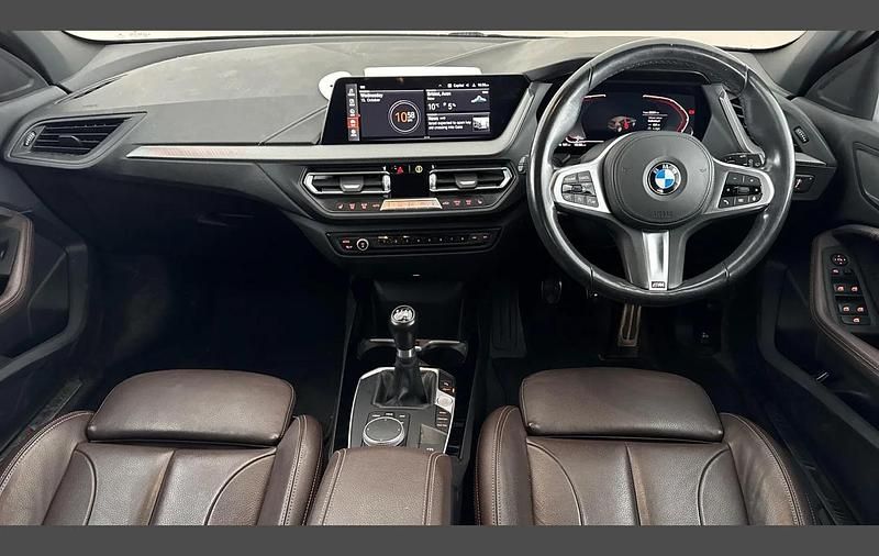 Used BMW 118 M Sport 134 HP (98 kW) 2023 White Hatchback