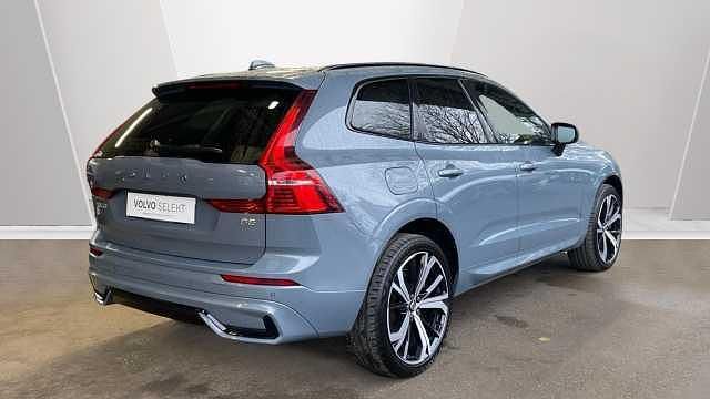Used Volvo XC60 R-Design 247 HP (181 kW) 2022 SUV