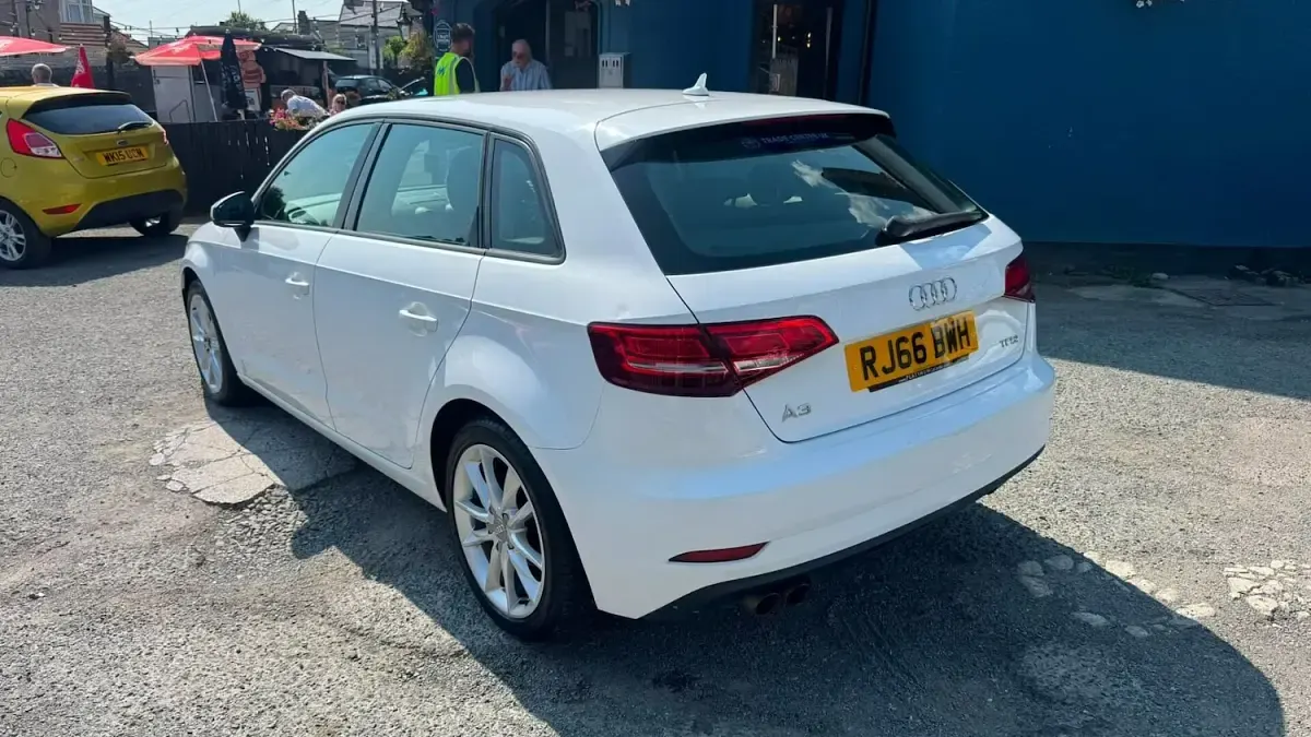 Used Audi A3 2016 White Hatchback