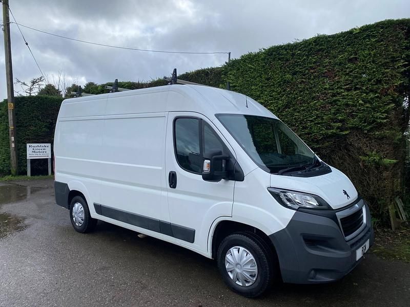 Used Peugeot Boxer 130 HP (95 kW) 2018 White Van