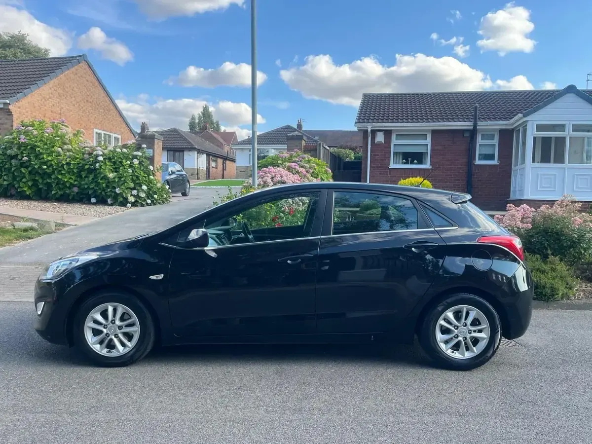 Used Hyundai i30 SE 110 HP (80 kW) 2015 Black Hatchback
