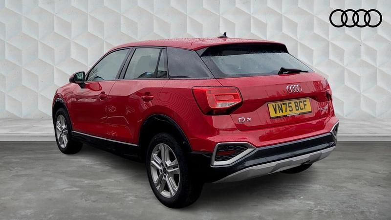 Begagnad Audi Q2 Sport 2025 Röd SUV
