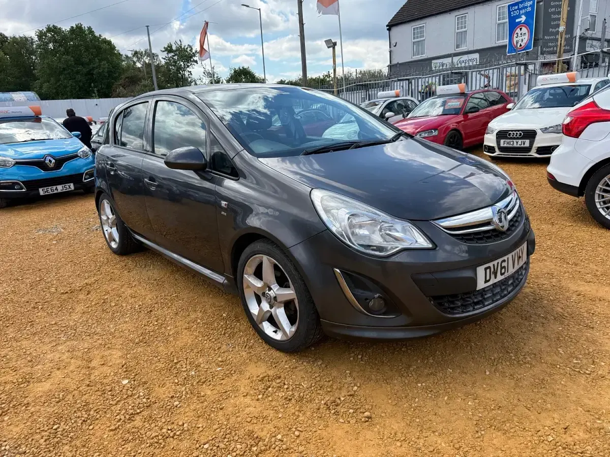 Used Vauxhall Corsa SRi 100 HP (73 kW) 2011 Grey Hatchback
