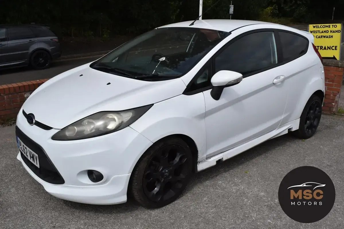 Used Ford Fiesta Zetec 2012 White Hatchback