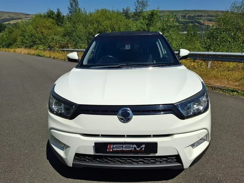 Used SsangYong Tivoli 128 HP (94 kW) 2016 White SUV