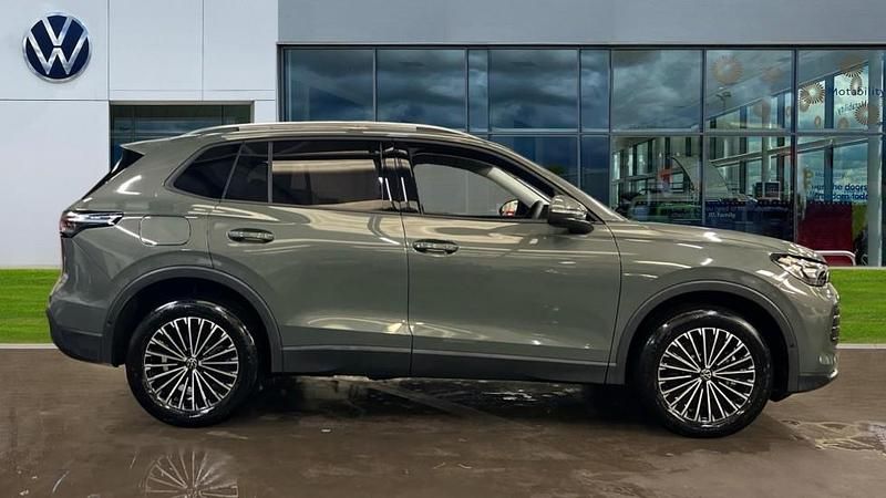 Used VW Tiguan Match 204 HP (150 kW) 2025 Cipressinogreen metallic SUV