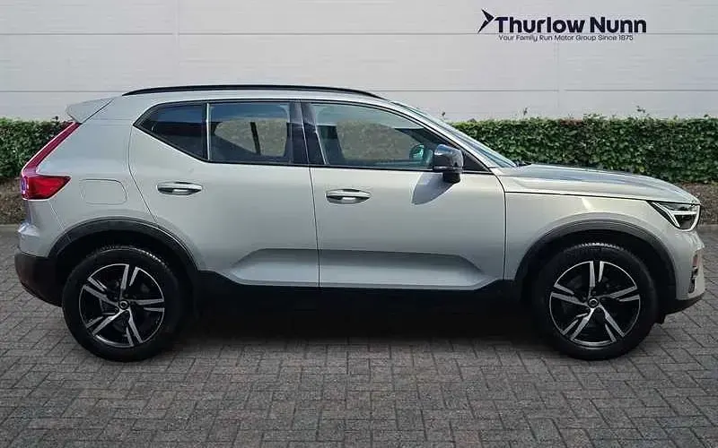 Used Volvo XC40 Plus 197 HP (144 kW) 2022 Silver SUV