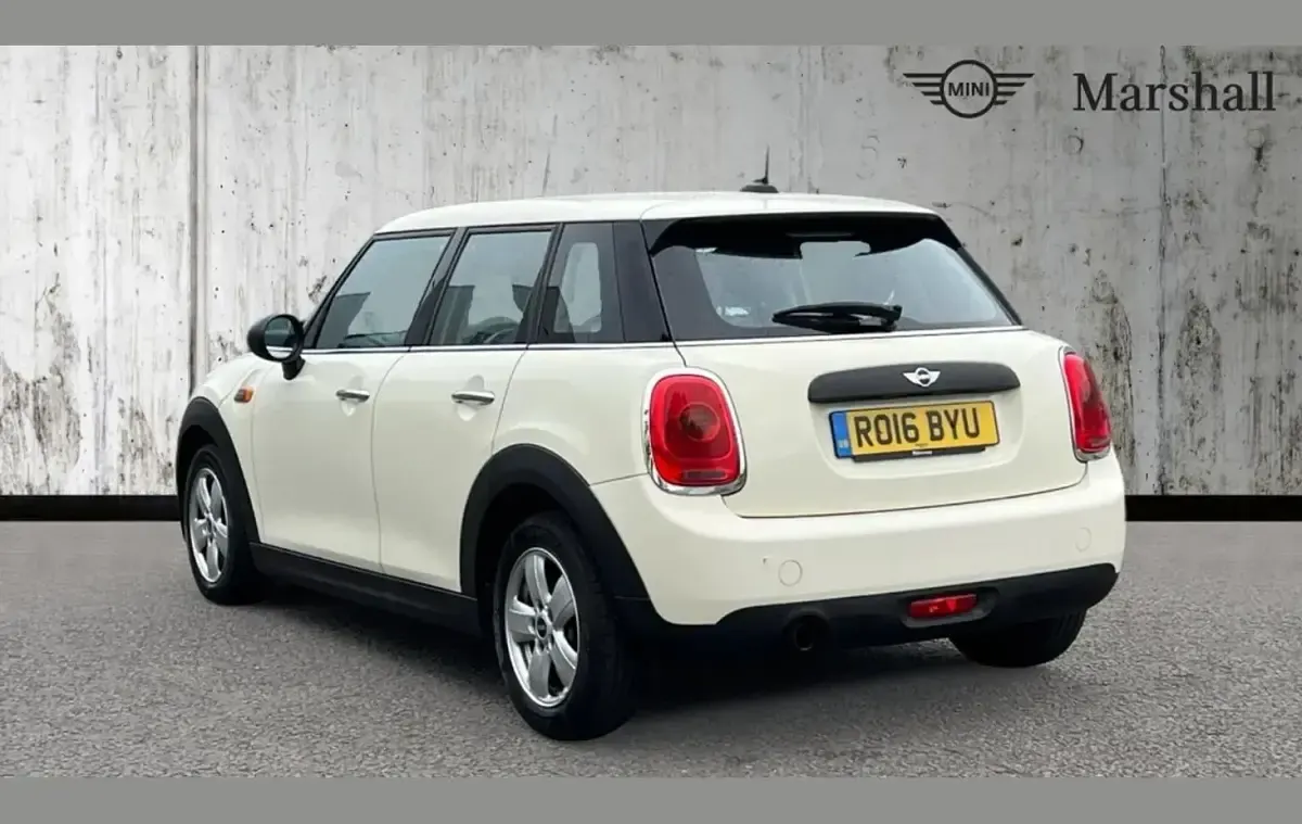 Used Mini ONE Hatch 101 HP (74 kW) 2016 White Hatchback