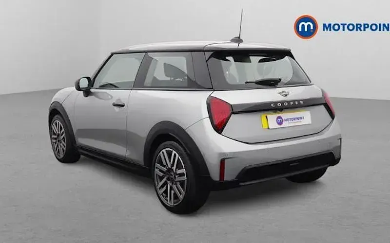 Used Mini Cooper Classic 114 kW (156 HP) 2026 Hatchback