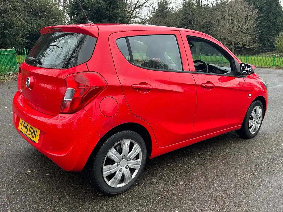Used Vauxhall Viva 75 HP (55 kW) 2016 Red Hatchback