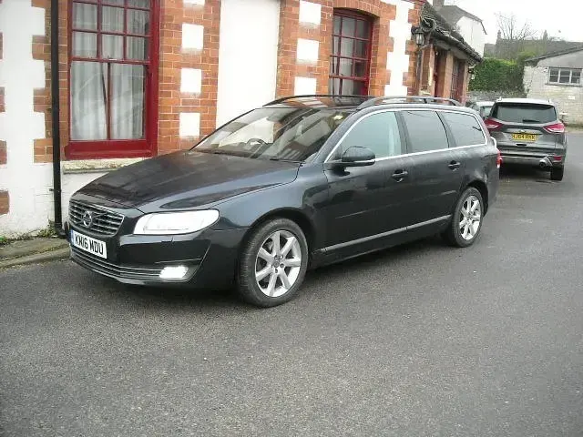Używany Volvo V70 SE 181 KM (133 kW) 2016 Niebieski Kombi