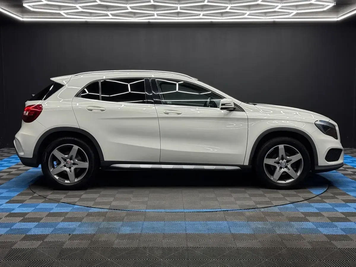 Used Mercedes GLA200 AMG line 2015 White SUV