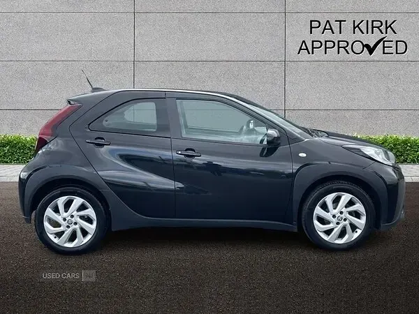 Used Toyota Aygo X PURE 72 HP (52 kW) 2023 Black SUV