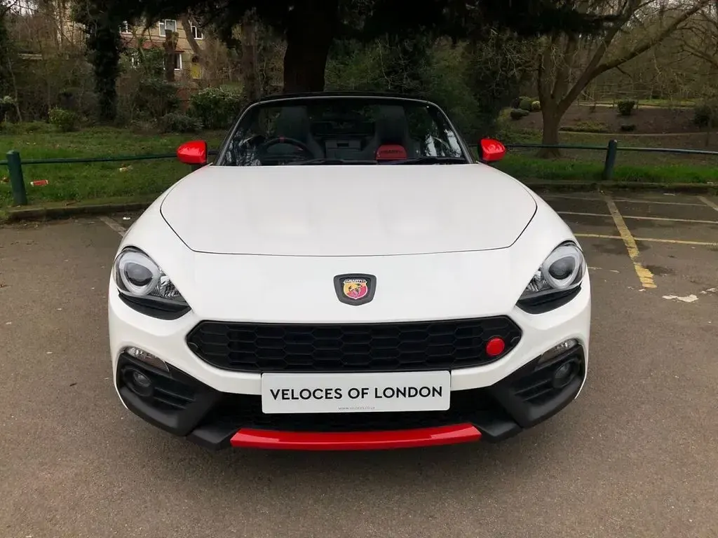 Used Abarth 124 Spider 170 HP (125 kW) 2017 White Cabriolet