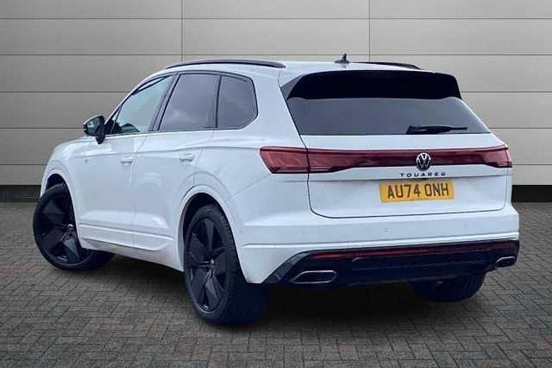 Used VW Touareg Black Edition 286 HP (210 kW) 2024 Pure white SUV