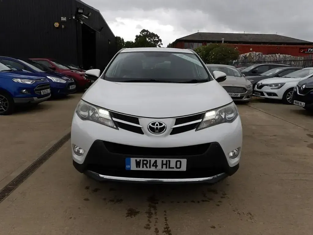 Used Toyota RAV4 124 HP (91 kW) 2014 White SUV