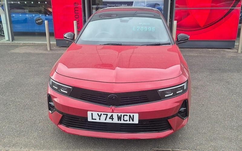 Second-hand Vauxhall Astra Ultimate 131 CP (96 kW) 2025 Roșu Hatchback