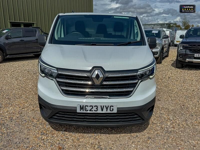 Used Renault Trafic 2023 White MPV