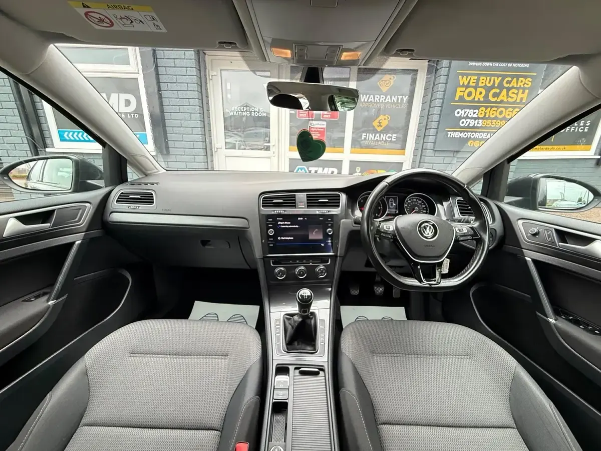 Used VW Golf VII SE 115 HP (84 kW) 2017 Grey Hatchback