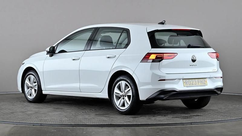 Used VW Golf VIII Life 150 HP (110 kW) 2023 White Hatchback