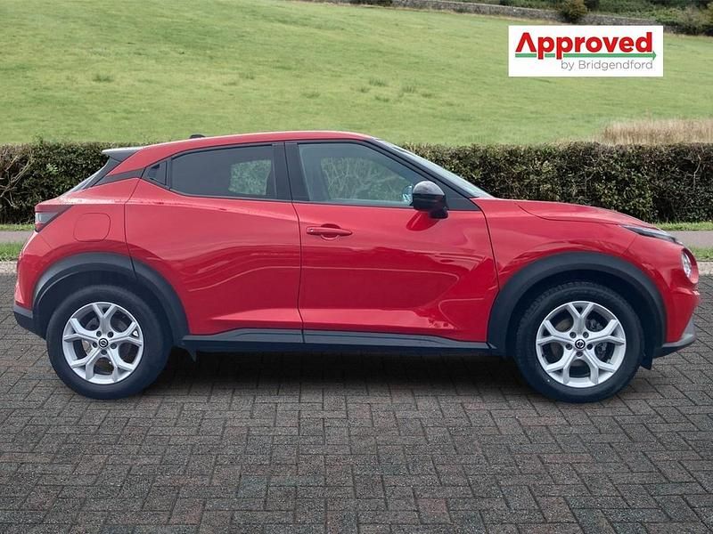 Used Nissan Juke N-Connecta 2022 Red SUV