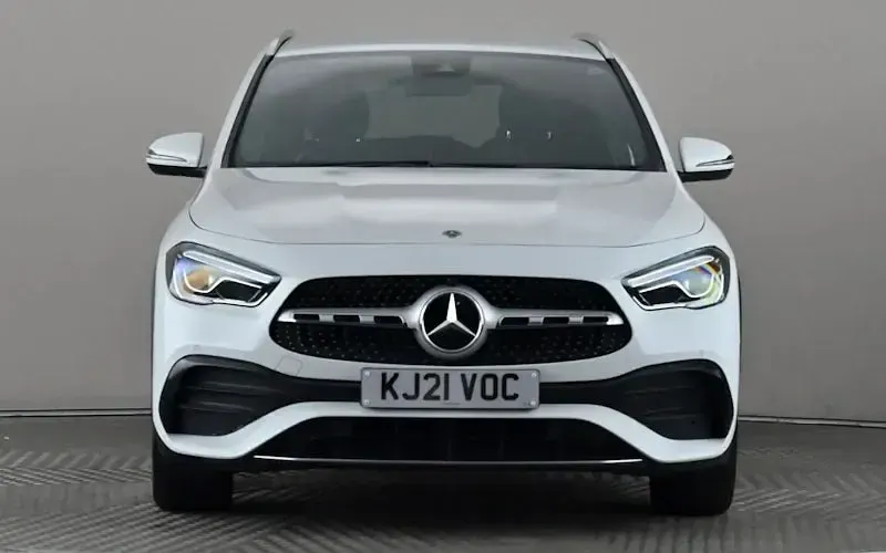 Used Mercedes GLA200 Executive 150 HP (110 kW) 2021 White SUV