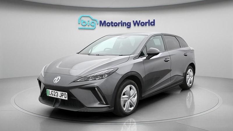 Begagnad MG MG4 EV Trophy 319 kW (435 HK) 2023 Halvkombi