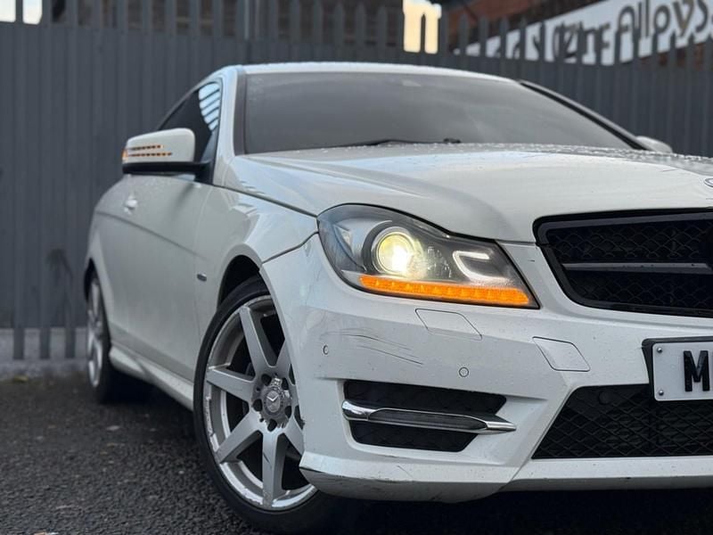 Used Mercedes C180 Sport Edition 156 HP (114 kW) 2011 White Coupe