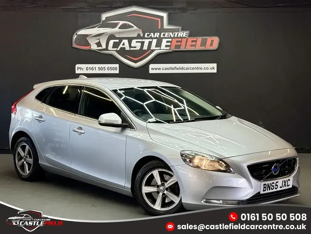 Used Volvo V40 SE 120 HP (88 kW) 2015 Hatchback