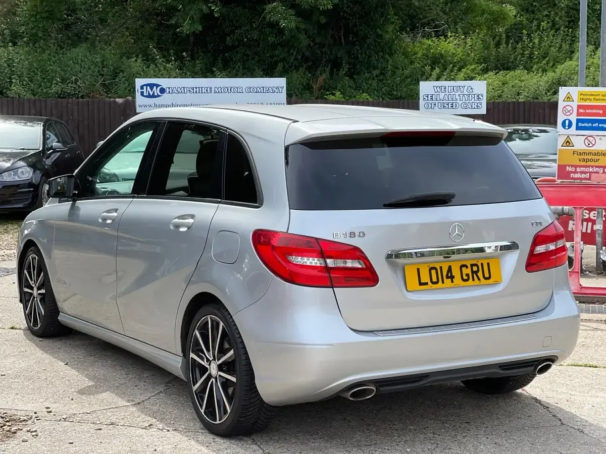 Used Mercedes B180 109 HP (80 kW) 2014 Silver Hatchback