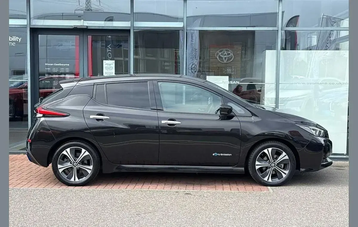 Used Nissan Leaf Tekna 108 kW (147 HP) 2020 Black Hatchback