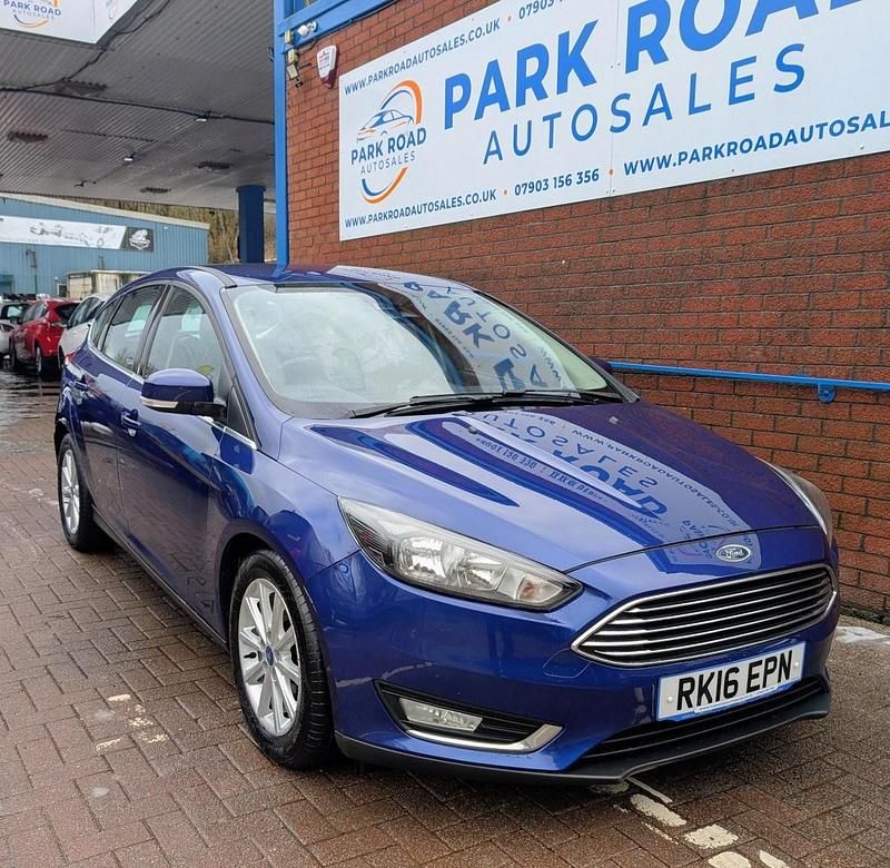 Używany Ford Focus Titanium 150 KM (110 kW) 2016 Niebieski Hatchback