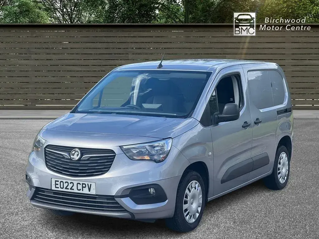 Used Vauxhall Combo Sportive 100 HP (73 kW) 2022 Grey MPV