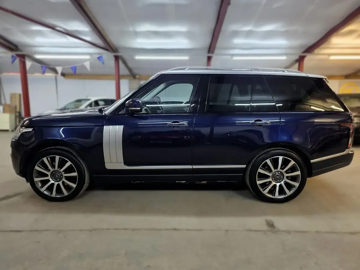 Używany Land Rover Range Rover Vogue SE 306 KM (225 kW) 2013 Niebieski SUV