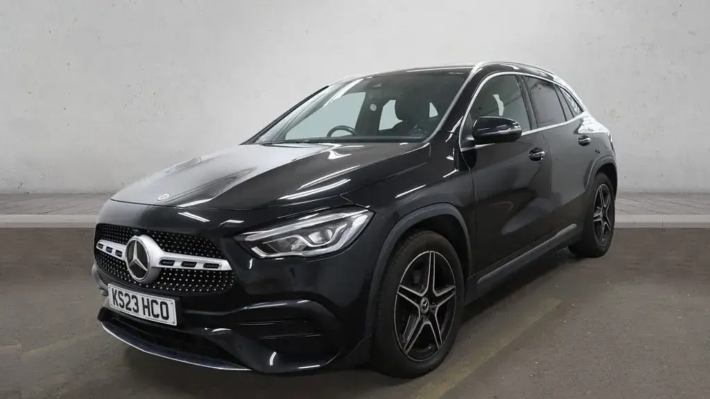 Used Mercedes GLA200 Executive 163 HP (119 kW) 2023 Black SUV