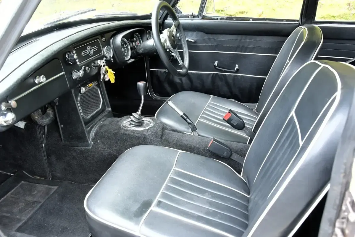 Used MG B GT 1967 White Coupe