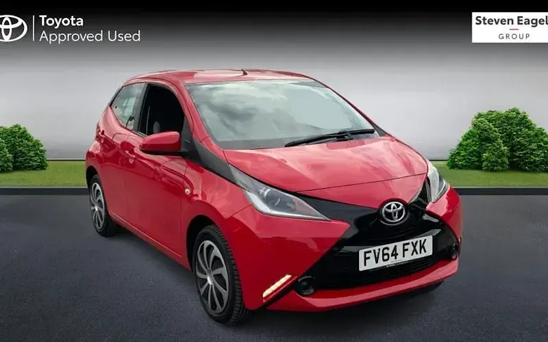Used Toyota Aygo X-play 69 HP (50 kW) 2015 Hatchback