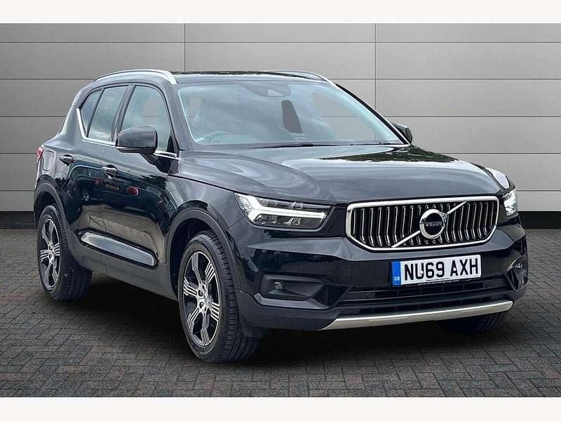 Black Used 2019 Volvo XC40 Inscription SUV | £19,990 (Good price) - Image 1/2