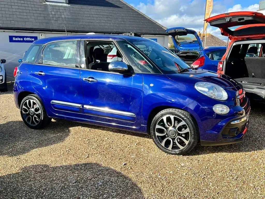 Used Fiat 500L Mirror 95 HP (69 kW) 2019 Blue MPV
