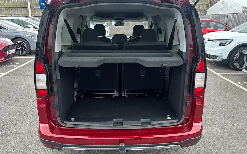 Used Ford Tourneo Active 122 HP (89 kW) 2026 Estate