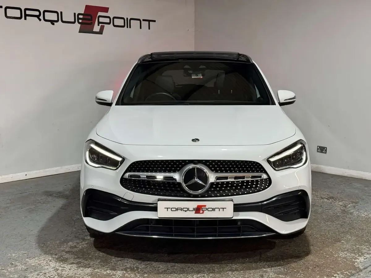 Used Mercedes GLA180 AMG Line Premium Plus 136 HP (100 kW) 2021 White SUV