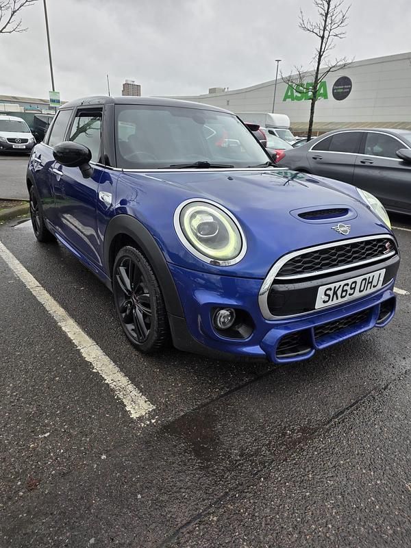 Begagnad Mini Cooper S Hatch 2019 Blå Halvkombi