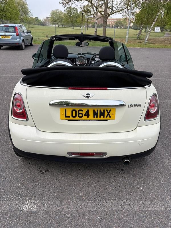 Begagnad Mini Cooper Cabriolet 122 HK (89 kW) 2014 Vit Cab