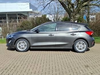 Begagnad Ford Focus Titanium 125 HK (91 kW) 2021 Grå Sportkupé