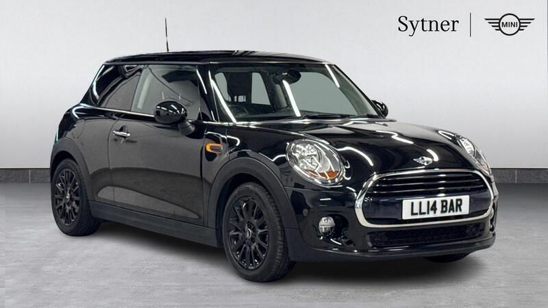Black Used 2017 Mini Cooper Hatch Hatchback | £13,500 (Good price) - Image 1/4